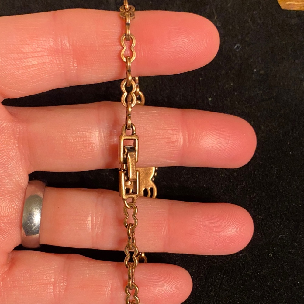 Vintage-Inspired Copper Bracelet with Teal Cabochon - Picture 4 of 4